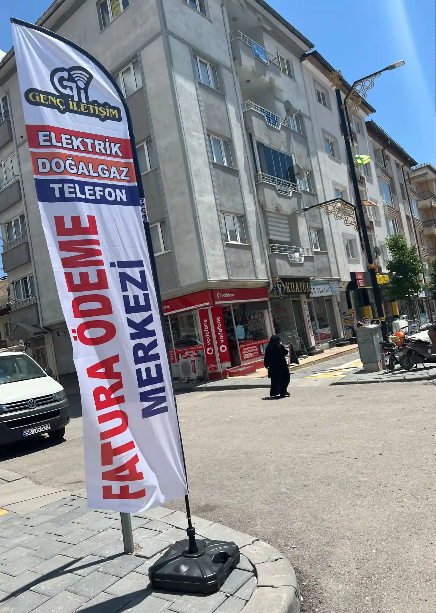 Cep Telefoncu Olta Bayrağı-35